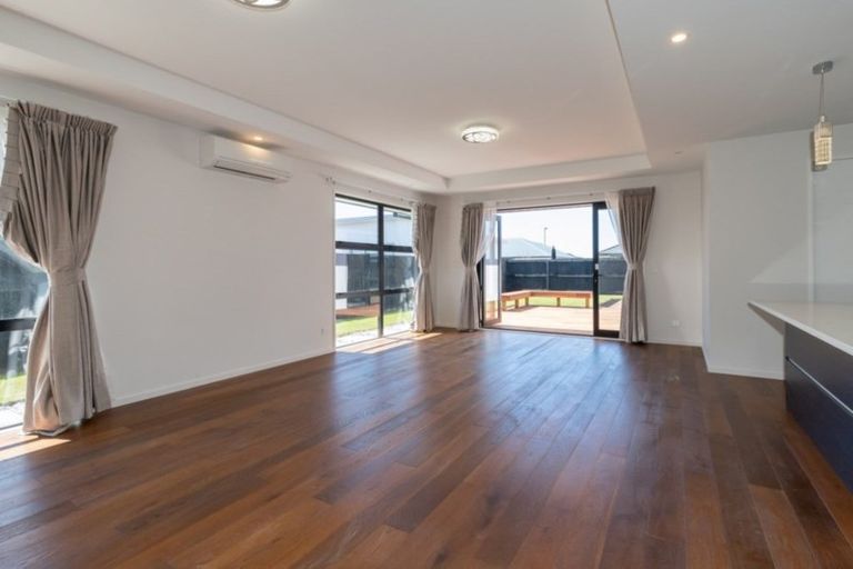 Photo of property in 16 Roys Street, Marshland, Christchurch, 8083