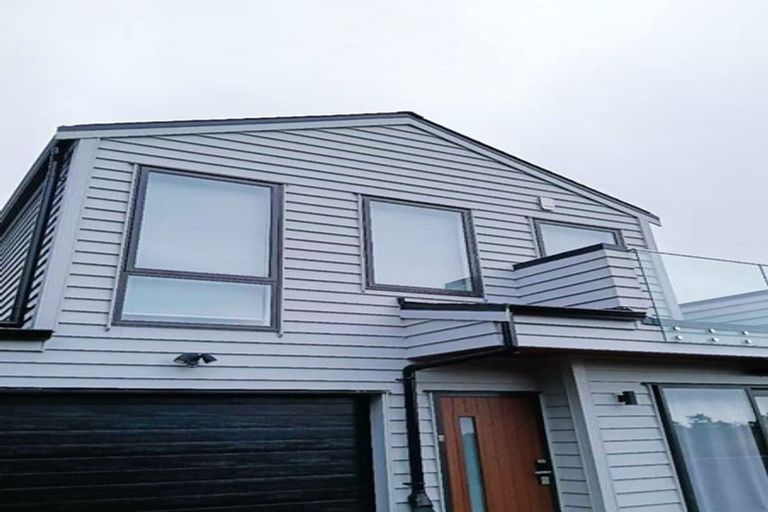 Photo of property in 65d Sunrise Avenue, Murrays Bay, Auckland, 0630