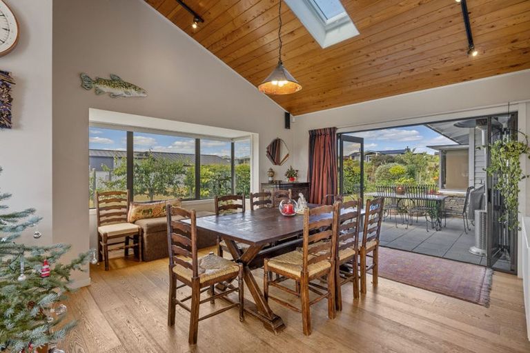 Photo of property in 32 Kuiwai Drive, Rainbow Point, Taupo, 3330
