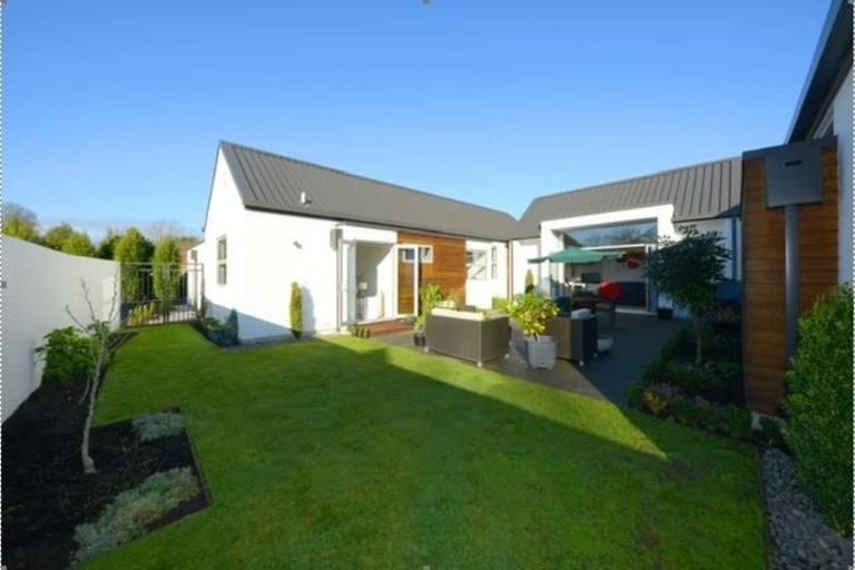 Photo of property in 110a Wairakei Road, Bryndwr, Christchurch, 8052