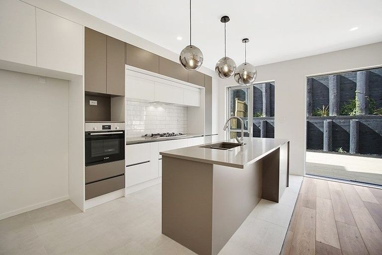 Photo of property in 32 Paripari Street, Flat Bush, Auckland, 2019