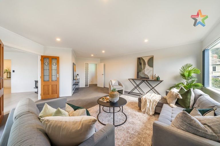 Photo of property in 49b Norton Park Avenue, Fairfield, Lower Hutt, 5011