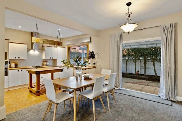 Photo of property in 32 Bowenvale Avenue, Cashmere, Christchurch, 8022