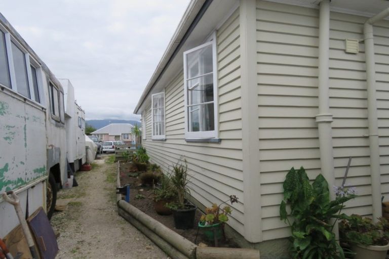 Photo of property in 37 Rintoul Street, Westport, 7825