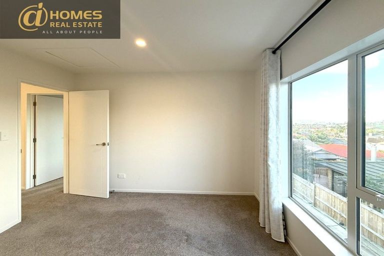 Photo of property in 56a Hogarth Rise, West Harbour, Auckland, 0618