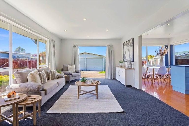 Photo of property in 76 Cotswold Avenue, Bishopdale, Christchurch, 8053