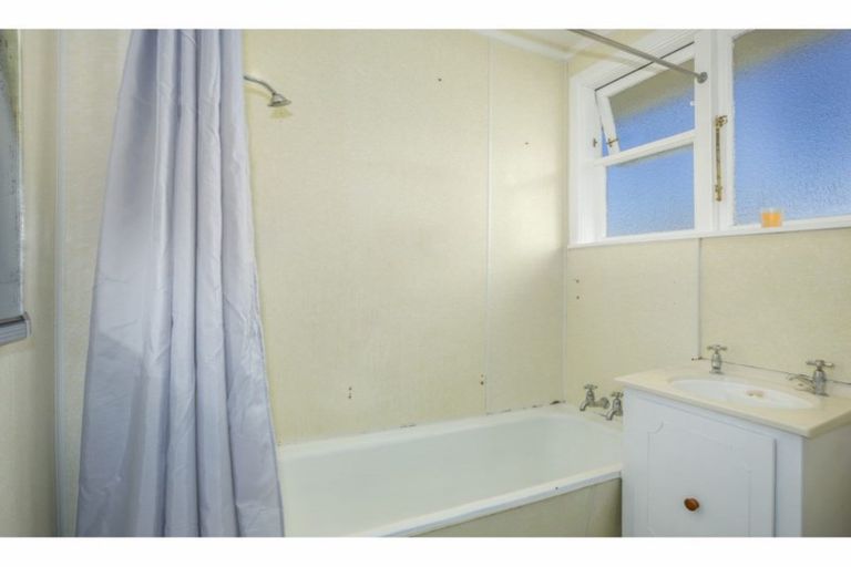 Photo of property in 268 Oxford Terrace, Avalon, Lower Hutt, 5011