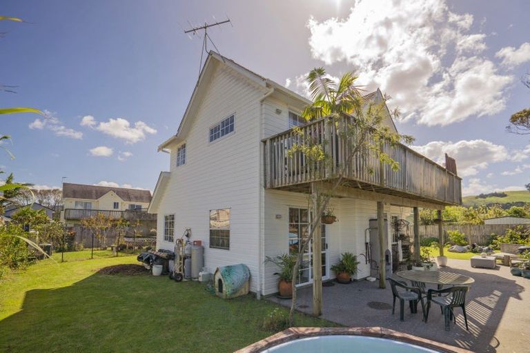 Photo of property in 5 Wells Place, Whitianga, 3510