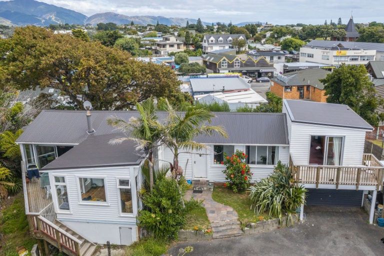Photo of property in 14 Kowhai Grove, Raumati Beach, Paraparaumu, 5032