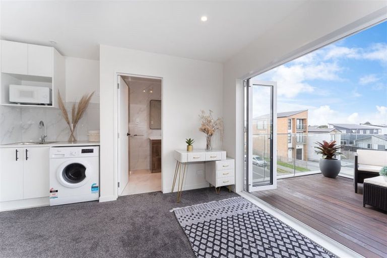 Photo of property in 35 Matakohe Road, Westgate, Auckland, 0814