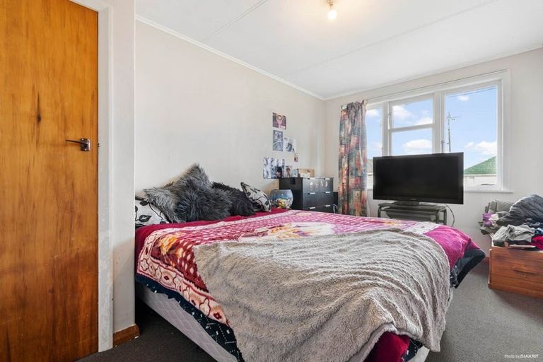 Photo of property in 18 Arimu Road, Papakura, 2110