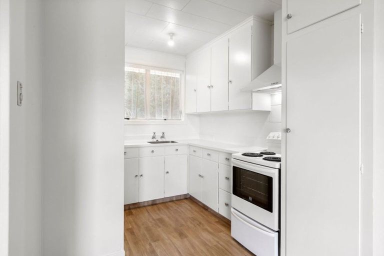 Photo of property in 8a Hood Place, Spotswood, New Plymouth, 4310