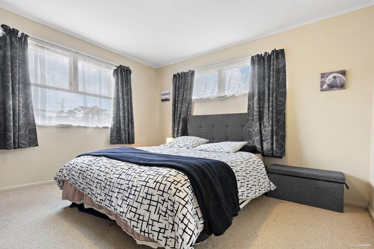 Photo of property in 60 Glendene Avenue, Glendene, Auckland, 0602