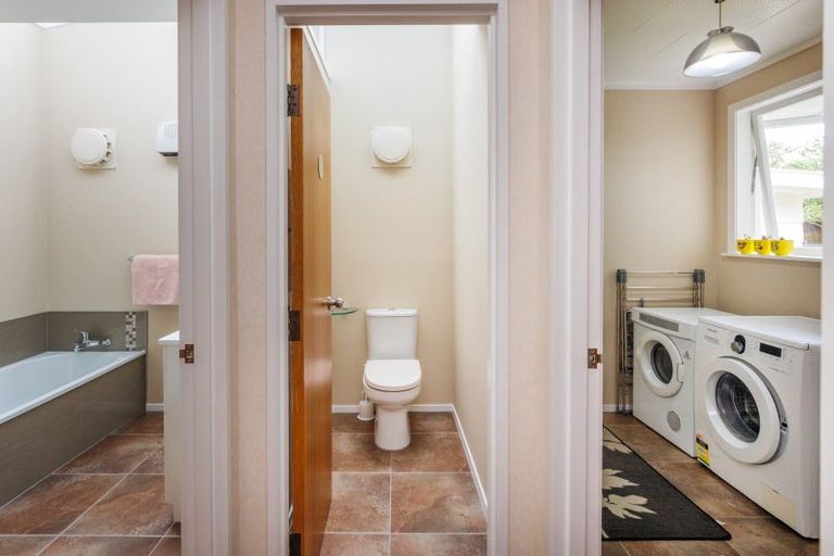 Photo of property in 4 Anaru Place, Awapuni, Palmerston North, 4412