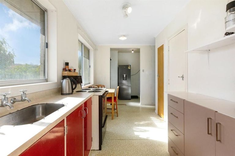 Photo of property in 96a Wainuiomata Road, Wainuiomata, Lower Hutt, 5014