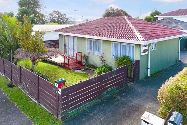 Photo of property in 1/47 Flanshaw Road, Te Atatu South, Auckland, 0610