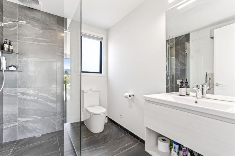 Photo of property in 19 Pounamu Avenue, Albert Town, Wanaka, 9305