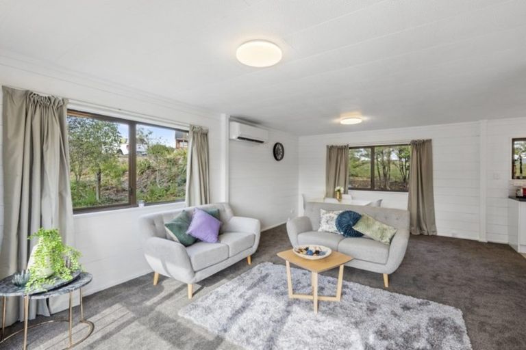 Photo of property in 14b Fenchurch Grove, Stokes Valley, Lower Hutt, 5019