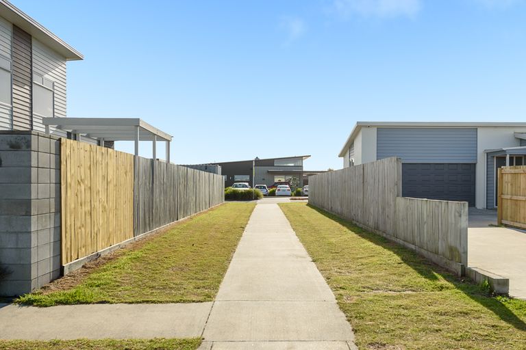 Photo of property in 10 Spinifex Street, Papamoa Beach, Papamoa, 3118