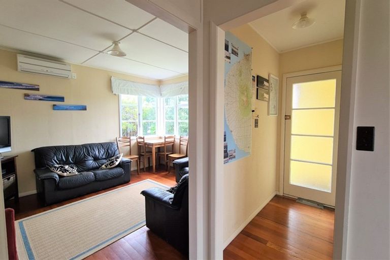 Photo of property in 82 Domett Street, Opunake, 4616