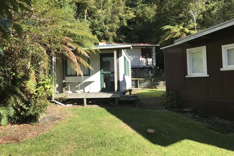Photo of property in 19 Tombleson Road, Lake Rotoma, Rotorua, 3074