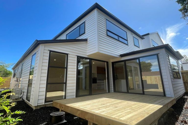 Photo of property in 51c West Harbour Drive, West Harbour, Auckland, 0618