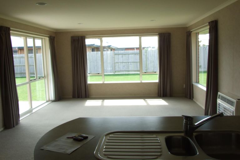 Photo of property in 5 Boston Parade, Kelvin Grove, Palmerston North, 4414