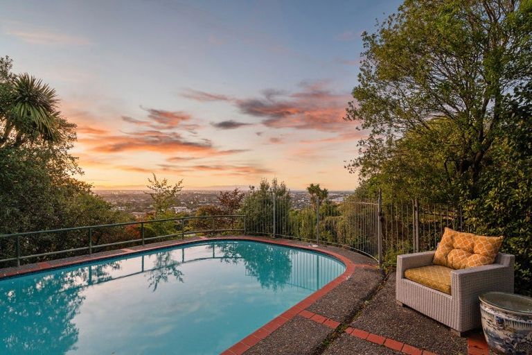 Photo of property in 14 Macmillan Avenue, Cashmere, Christchurch, 8022