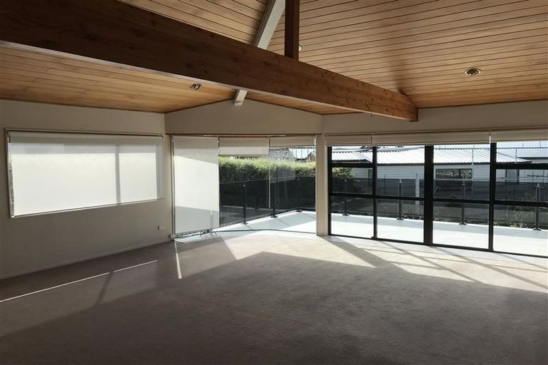 Photo of property in 18 Savoy Road, Orewa, 0931