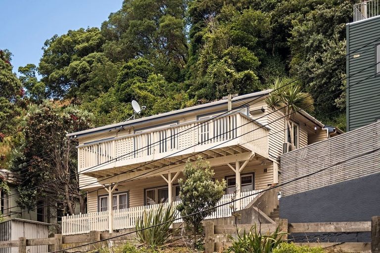 Photo of property in 7 Onslow Road, Khandallah, Wellington, 6035