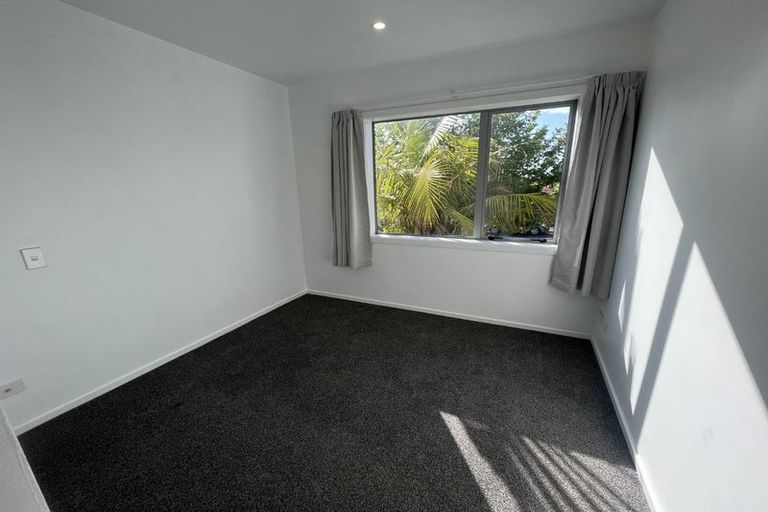 Photo of property in 16c/71 Spencer Road, Oteha, Auckland, 0632