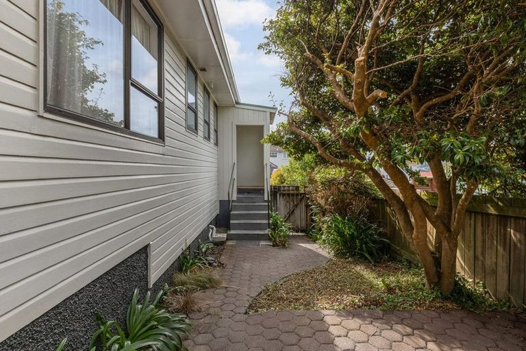Photo of property in 124 Te Pene Avenue, Titahi Bay, Porirua, 5022