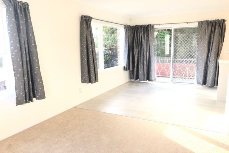 Photo of property in 2/3 Howe Street, Howick, Auckland, 2014