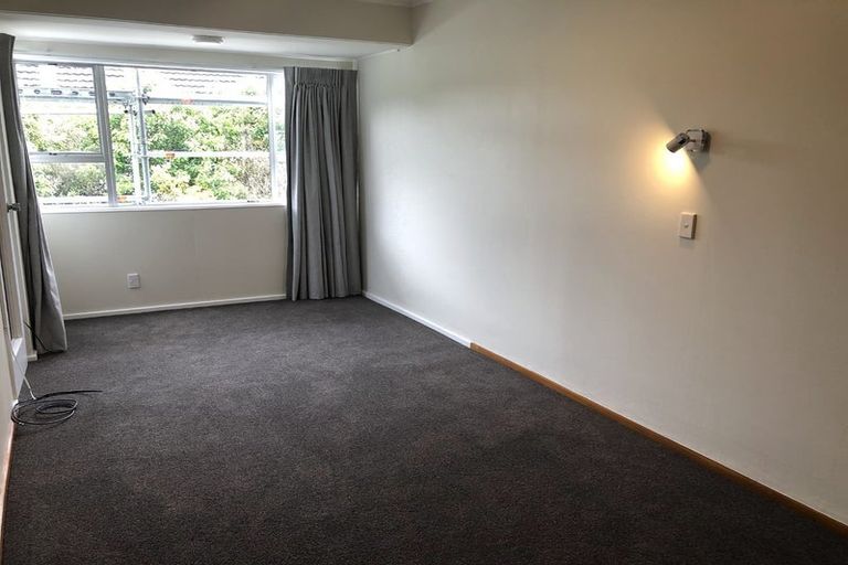 Photo of property in 2/18 Agra Crescent, Khandallah, Wellington, 6035