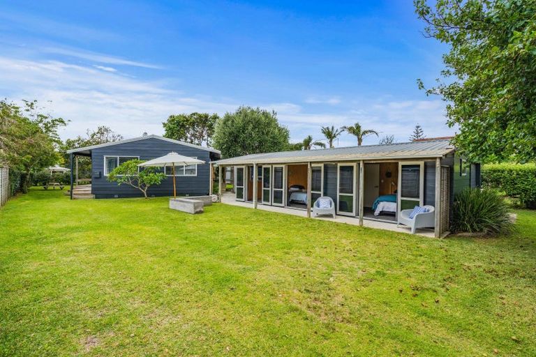 Photo of property in 8 Ringer Avenue, Matapouri, Whangarei, 0173