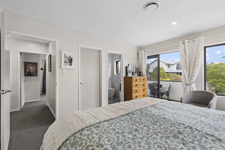 Photo of property in 11 Ruapehu Drive, Fitzherbert, Palmerston North, 4410