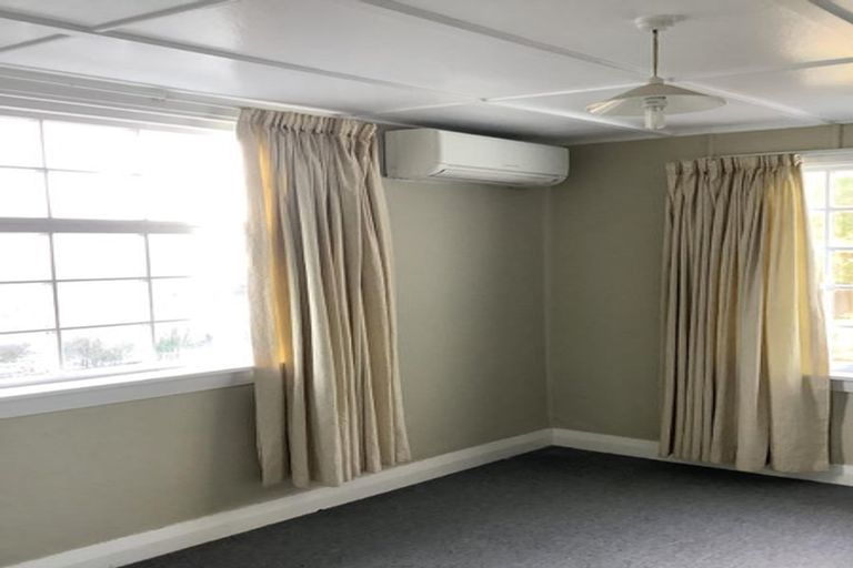 Photo of property in 261 Marine Parade, New Brighton, Christchurch, 8061