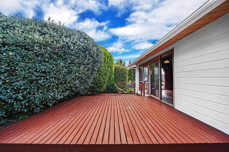 Photo of property in 2 Ensign Place, Hillcrest, Auckland, 0627