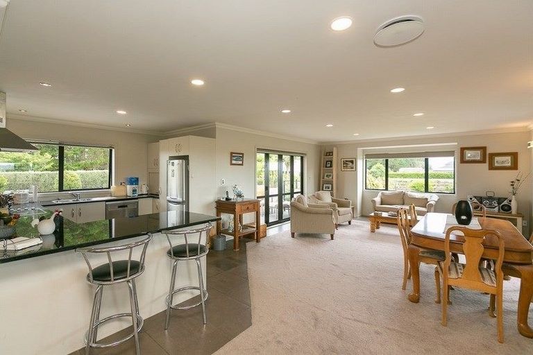 Photo of property in 12 Beach Road, Urenui, 4377