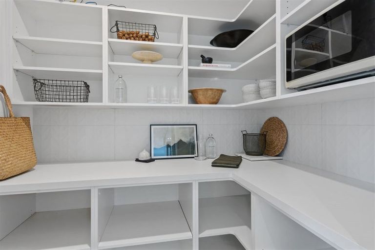 Photo of property in 38 Landsdowne Terrace, Cashmere, Christchurch, 8022