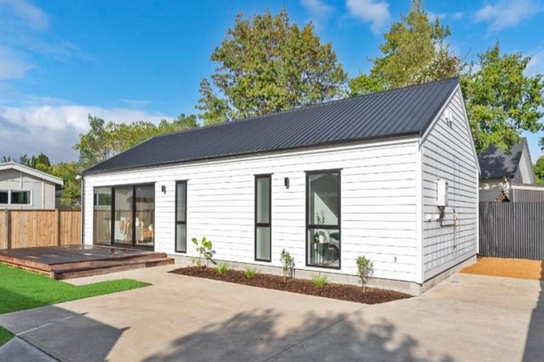 Photo of property in 9a Lansdowne Crescent, Lansdowne, Masterton, 5810