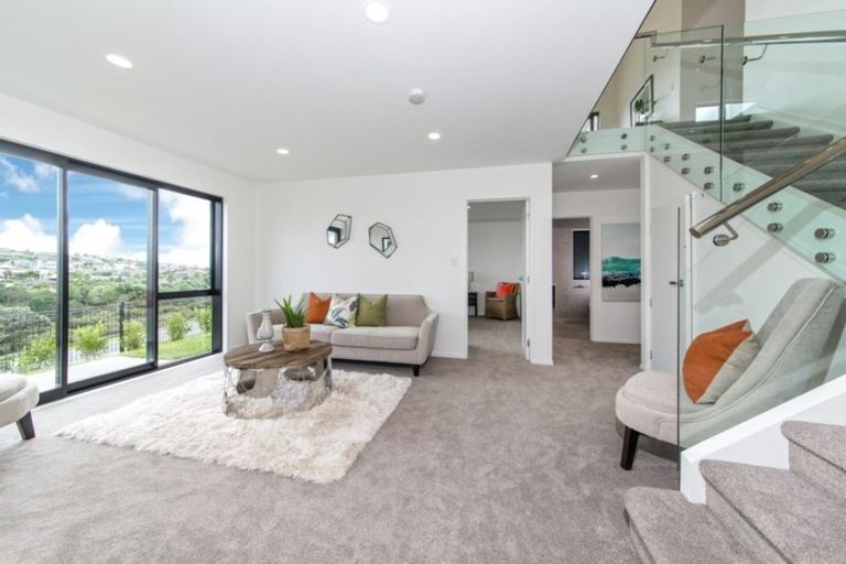 Photo of property in 47 Maka Terrace, Orewa, 0931