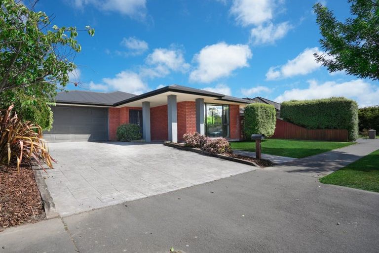 Photo of property in 11 Mcmahon Drive, Aidanfield, Christchurch, 8025