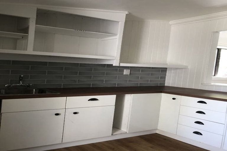 Photo of property in 12 Threadneedle Street, Greymouth, 7805