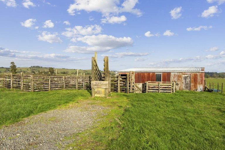 Photo of property in 223 Mataro Road, Onaero, Urenui, 4375