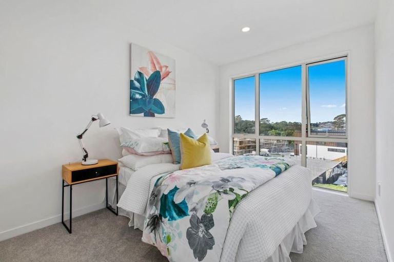 Photo of property in 6 Waihou Crescent, Albany Heights, Auckland, 0632