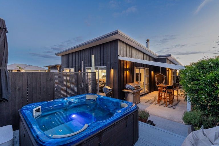 Photo of property in 17 Forbes Road, Foxton Beach, Foxton, 4815