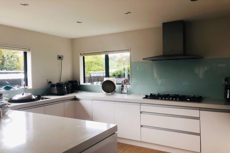 Photo of property in 10b Harrybrook Road, Green Bay, Auckland, 0604