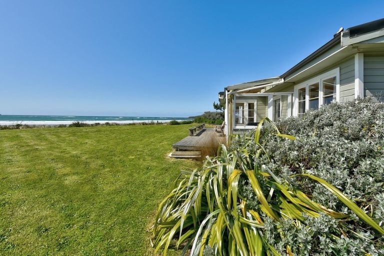 Photo of property in 501 Waikawa Curio Bay Road, Curio Bay, Tokanui, 9884