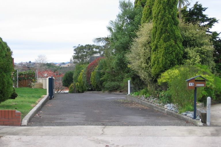 Photo of property in 13 Marnane Terrace, St Andrews, Hamilton, 3200